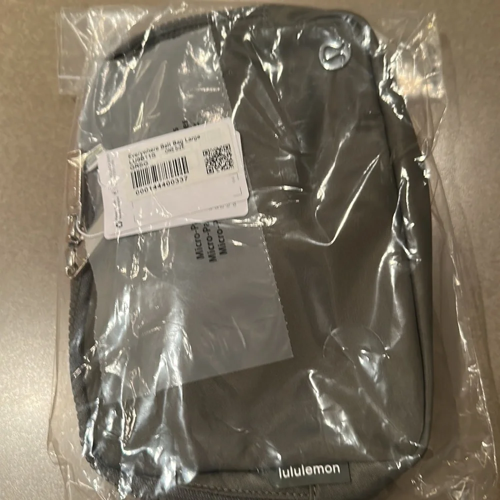 Lululemon Everywhere Belt Bag. NEW. Large 2L - Picture 6 of 12
